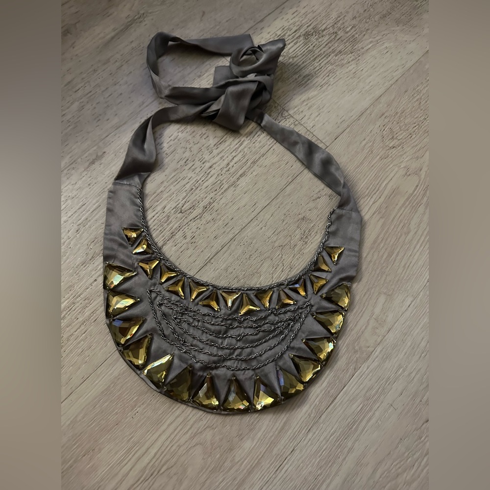 Bib necklace
